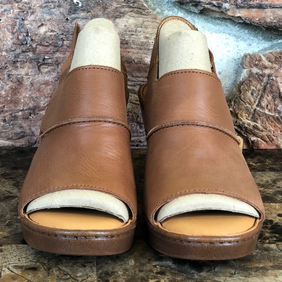 BORN Wekiva Leather Open Toe Ankle Strap sandals - Picture 9 of 13